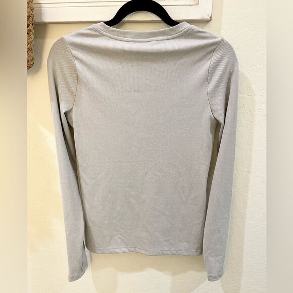 Athleta light grey uptempo henley athletic top size Small - Picture 2 of 4